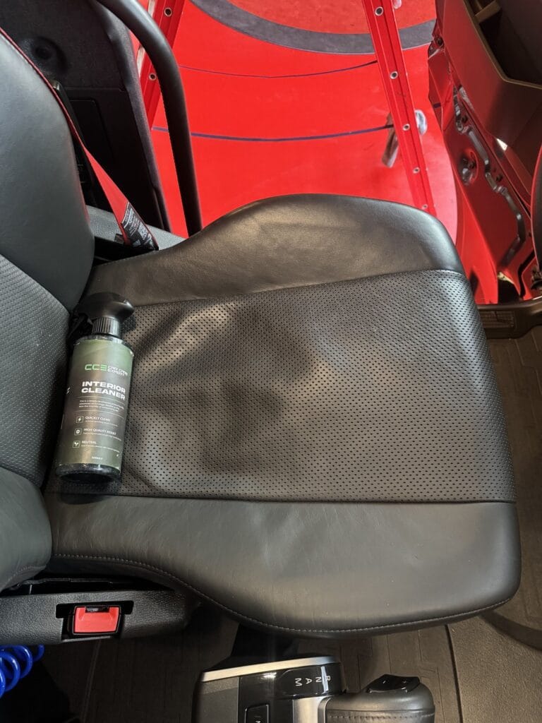 truck interieur leer reinigen